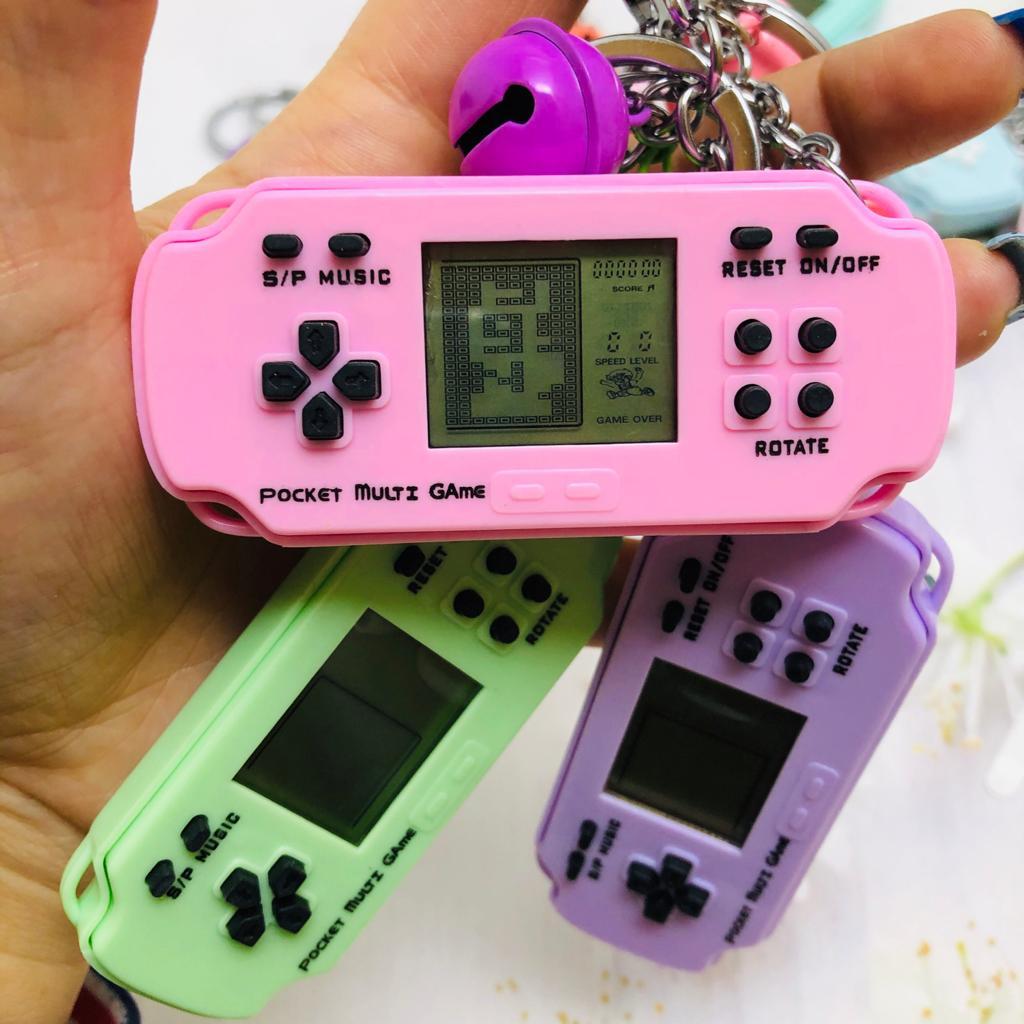 Брелок - тетрис Mini Game Player (с кольцом, карабином и колокольчиком) Розовый  с черными кнопками, фото 1