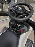 Детская машинка-каталка RiverToys BMW M5 A999MP-H (белый) Лицензия с качалкой, фото 4