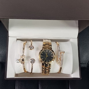 Подарочный набор часы Calvin Klein  + 3 браслет (реплика)