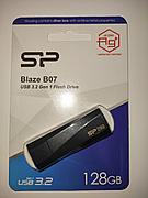 USB-накопитель 128GB Blaze B07 SP128GBUF3B07V1K USB 3.2 черный Silicon Power