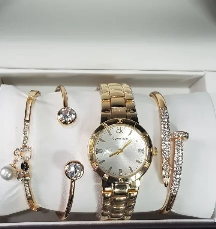 Подарочный набор часы Calvin Klein + 3 браслета (реплика): продажа, цена в  Минске. Наручные и карманные часы от "магазин Viptorg.by" - 192895415