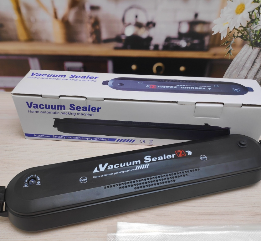 Электрический вакуумный упаковщик для пищевых продуктов VACUUM SEALER