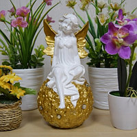 Статуэтка ангел средний девочка на шаре белый/золото 21см арт. ДС-026АК