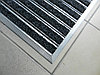 Алюминиевая грязезащитная решетка 490х990 мм резина, фото 2
