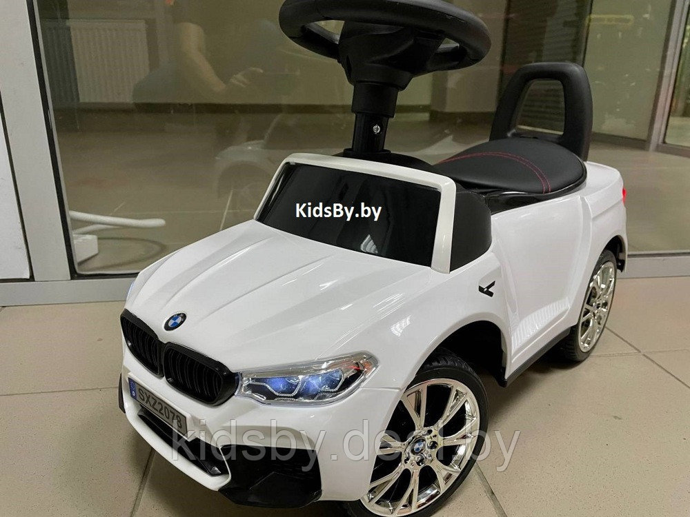 Детская машинка-каталка RiverToys BMW M5 A999MP-D (белый) Лицензия - фото 5 - id-p176687413