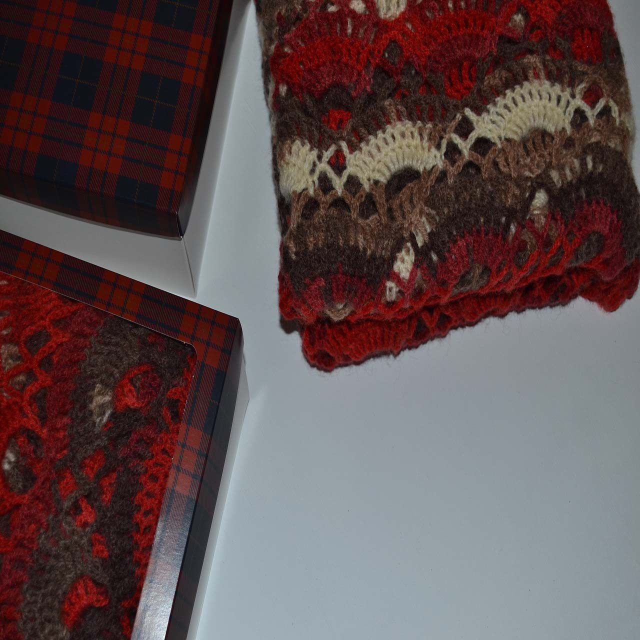 Платок шерстяной красный теплый - красивый женский подарок - фото 9 - id-p193301456