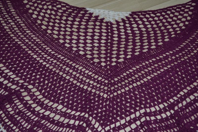 Подарочный набор" Маме "- платок с кистями теплый вязаный крючком - фото 4 - id-p193301530