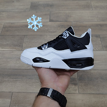 Кроссовки Jordan 4 Retro White Black с мехом