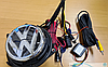Камера заднего вида Volkswagen Golf 7  моторизированная вместо заводской эмблемы, фото 3