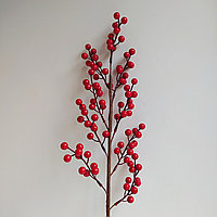 Ветка декоративная с красными ягодами 70 см