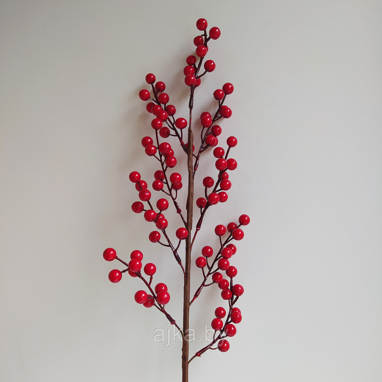 Ветка декоративная с красными ягодами 70 см - фото 2 - id-p193486784