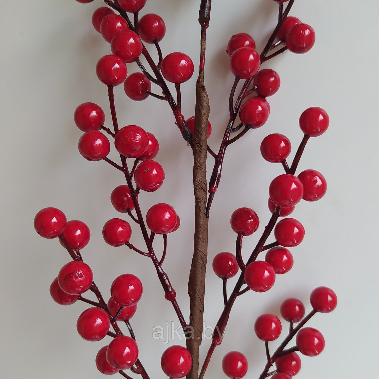 Ветка декоративная с красными ягодами 70 см - фото 4 - id-p193486784