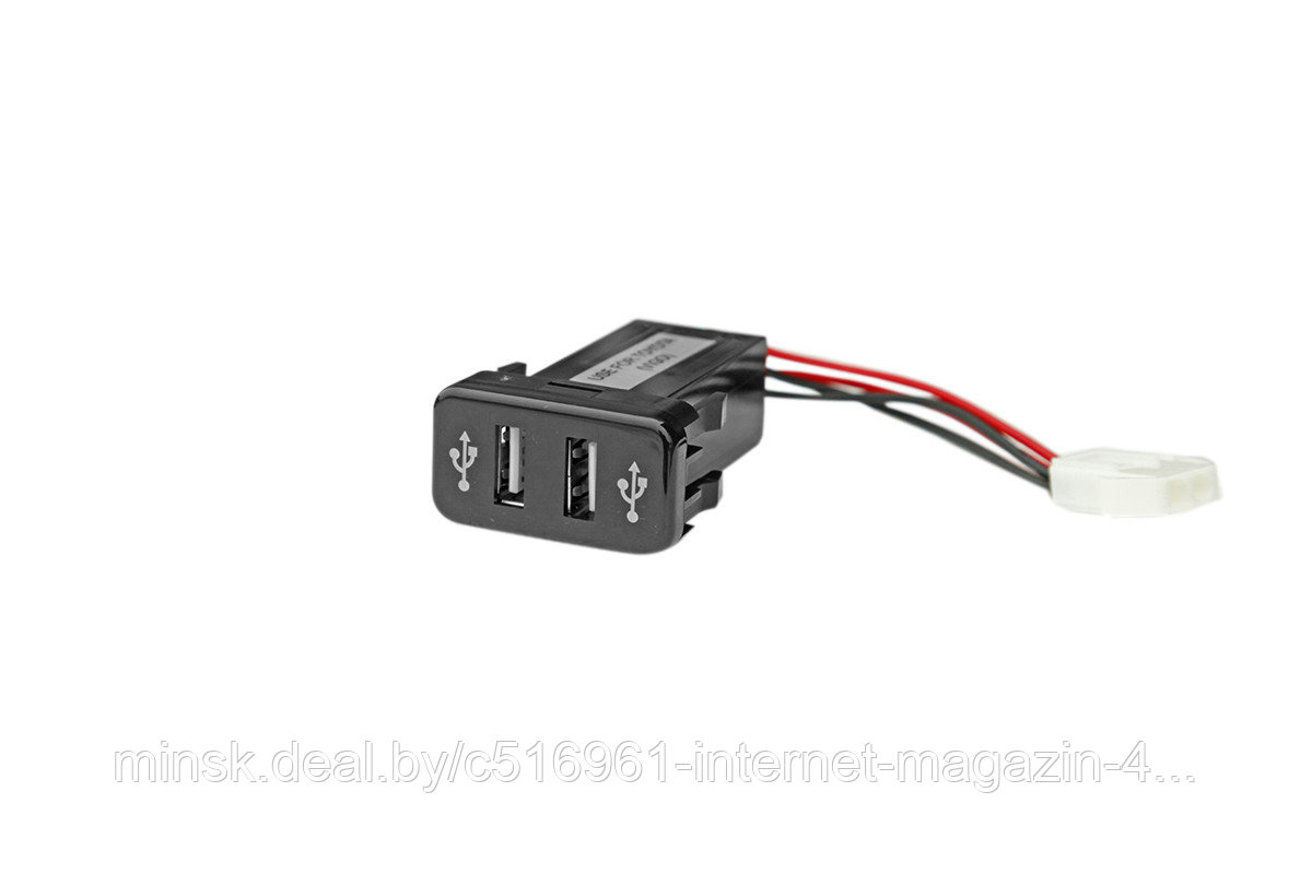 Розетка автомобильная USB 3,1A для Toyota 40x20. Артикул: RIF22-4-1012900 - фото 1 - id-p193652755