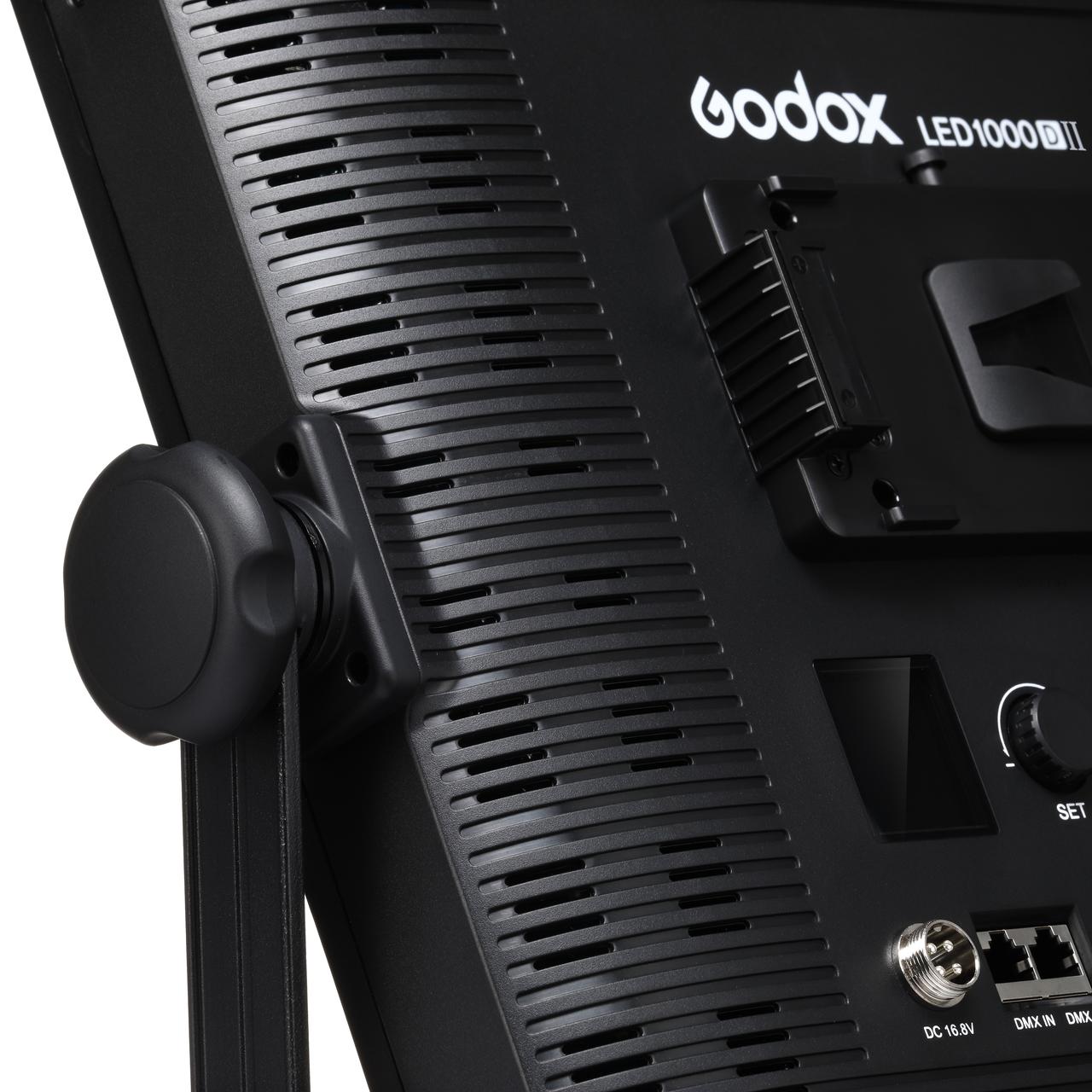 Осветитель светодиодный Godox LED1000D II студийный (без пульта) - фото 7 - id-p193705910