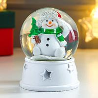 Стеклянный шар "Снеговик в шапке-ушанке с ёлкой"