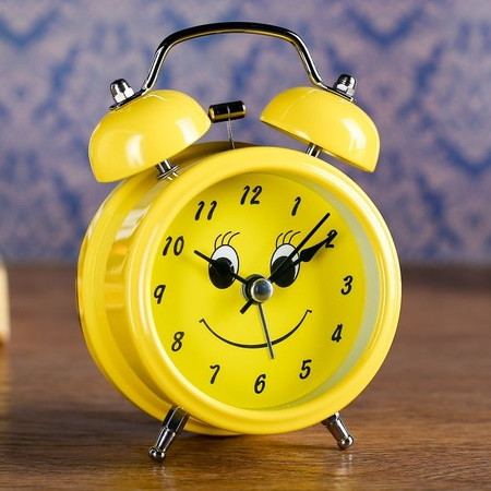 Часы будильник Желтый Смайлик, D-6 см - фото 1 - id-p193918161