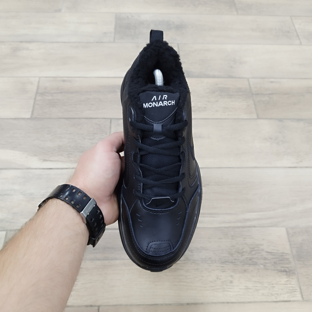 Кроссовки Nike Air Monarch IV Black с мехом - фото 3 - id-p168162321