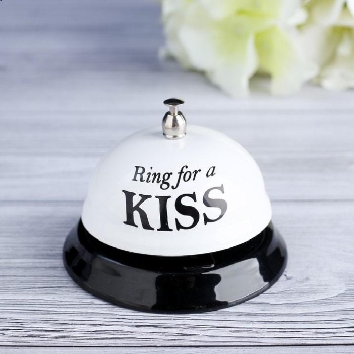 Звонок настольный «Ring for a Kiss»