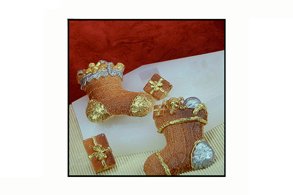 Форма для шоколадных украшений "Сапожки и подарки", 2+2 ячейки - фото 1 - id-p193990679