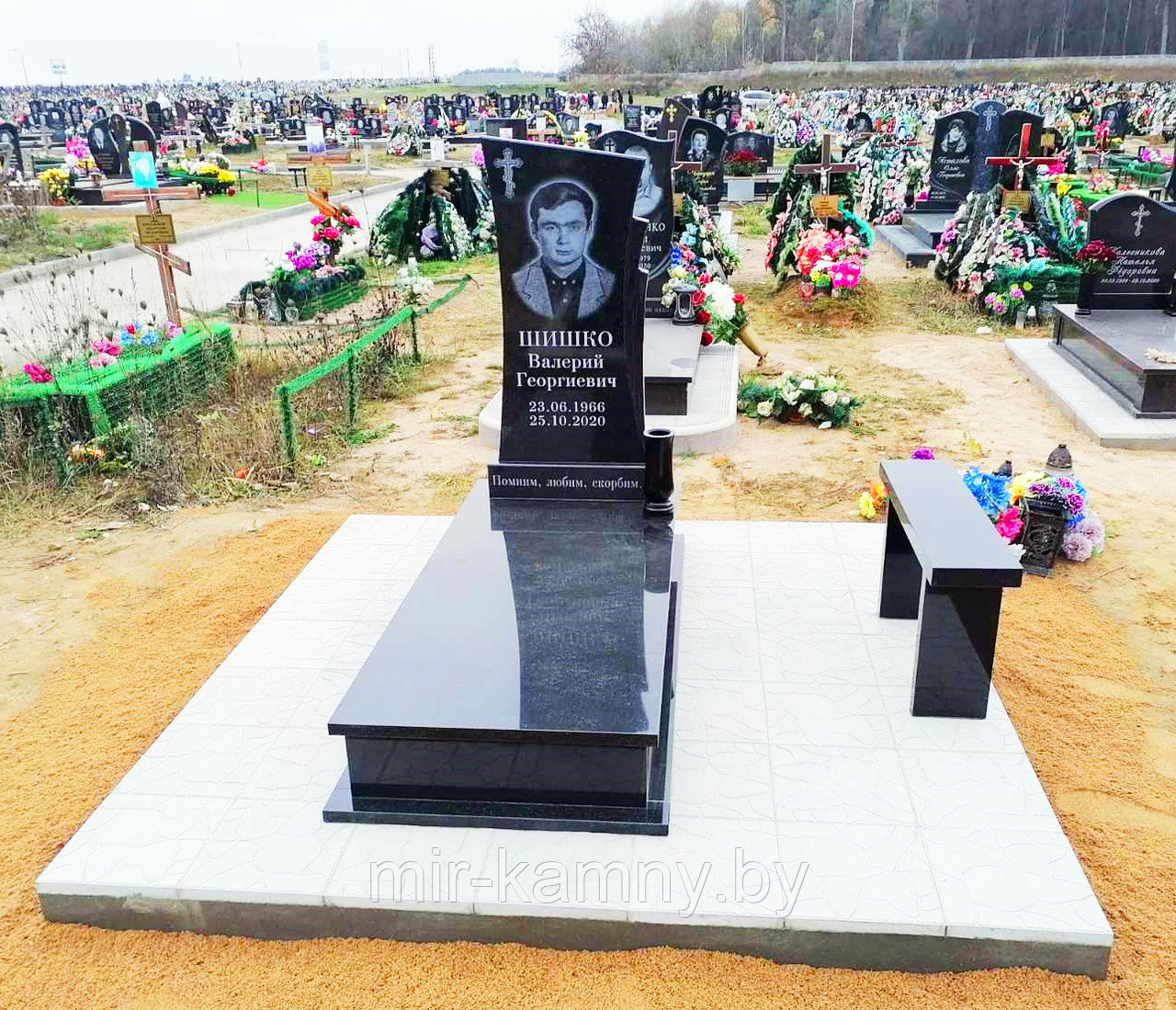 ОДИНОЧНЫЙ ГРАНИТНЫЙ ПАМЯТНИК