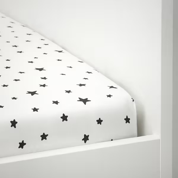 IKEA/ БУСЕНКЕЛЬ Простыня на резинке, звездный узор/белый,90x200 см - фото 3 - id-p194079761