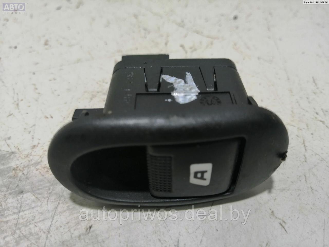 Кнопка стеклоподъемника переднего правого Citroen C2 - фото 1 - id-p194149827