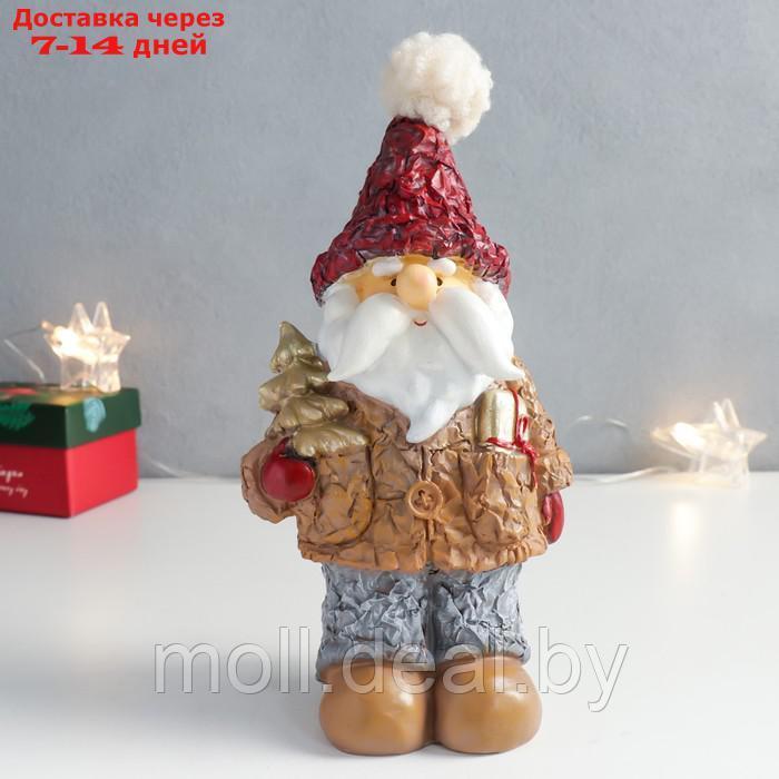 Сувенир полистоун "Дед Мороз в пиджачке с ёлочкой и подарком" 10,5х8х20,5 см - фото 1 - id-p193962973