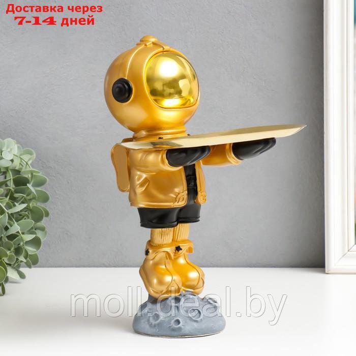 Сувенир полистоун подставка "Космонавт на астероиде" золотой 29х17х22,5 см - фото 2 - id-p193971483