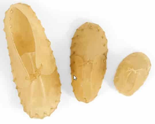 Ботинок из сыромятной кожи для собак TRIOL 13,5см, 20-25г (пакет 25шт) (10151058) - фото 1 - id-p194289686