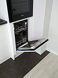 Кухня белая с чёрной скинали и столешницей, фото 4