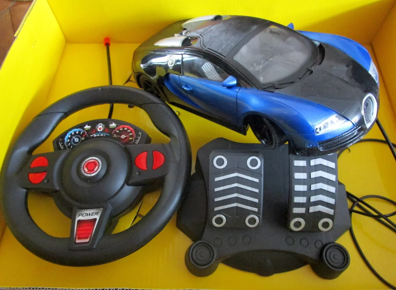 Машинка на радиоуправлении Bugatti Veyron Бугатти Вейрон с рулем и педалями свет., акум 33 см - фото 5 - id-p194436422