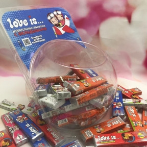 Уценка MAXI Блок жевательных конфет с вкладышами Love is, 60 шт. Ассорти вкусов