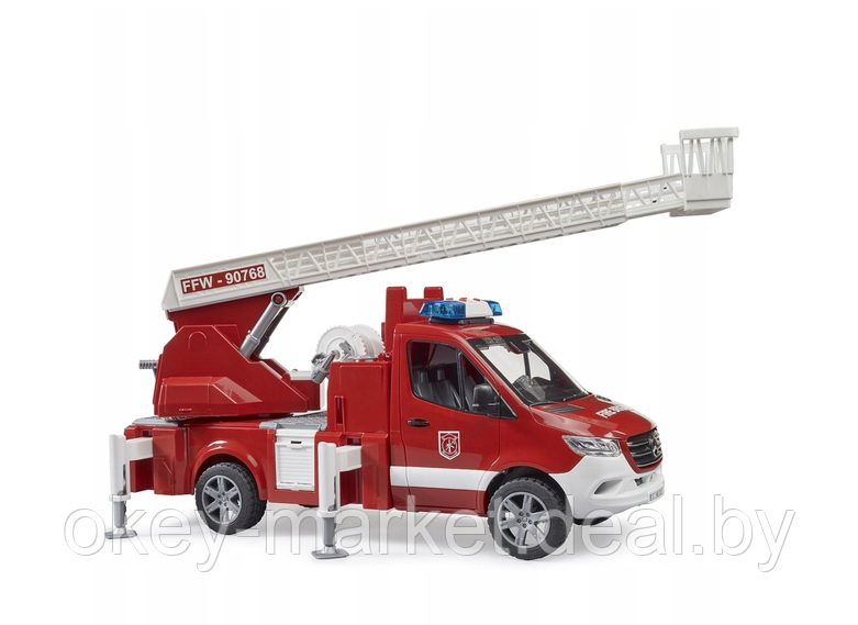 Пожарная машина с выдвижной лестницей и помпой Bruder 02673 свет, звук - фото 7 - id-p194558033