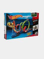 Гоночный трек с тремя кольцами Hot Wheels