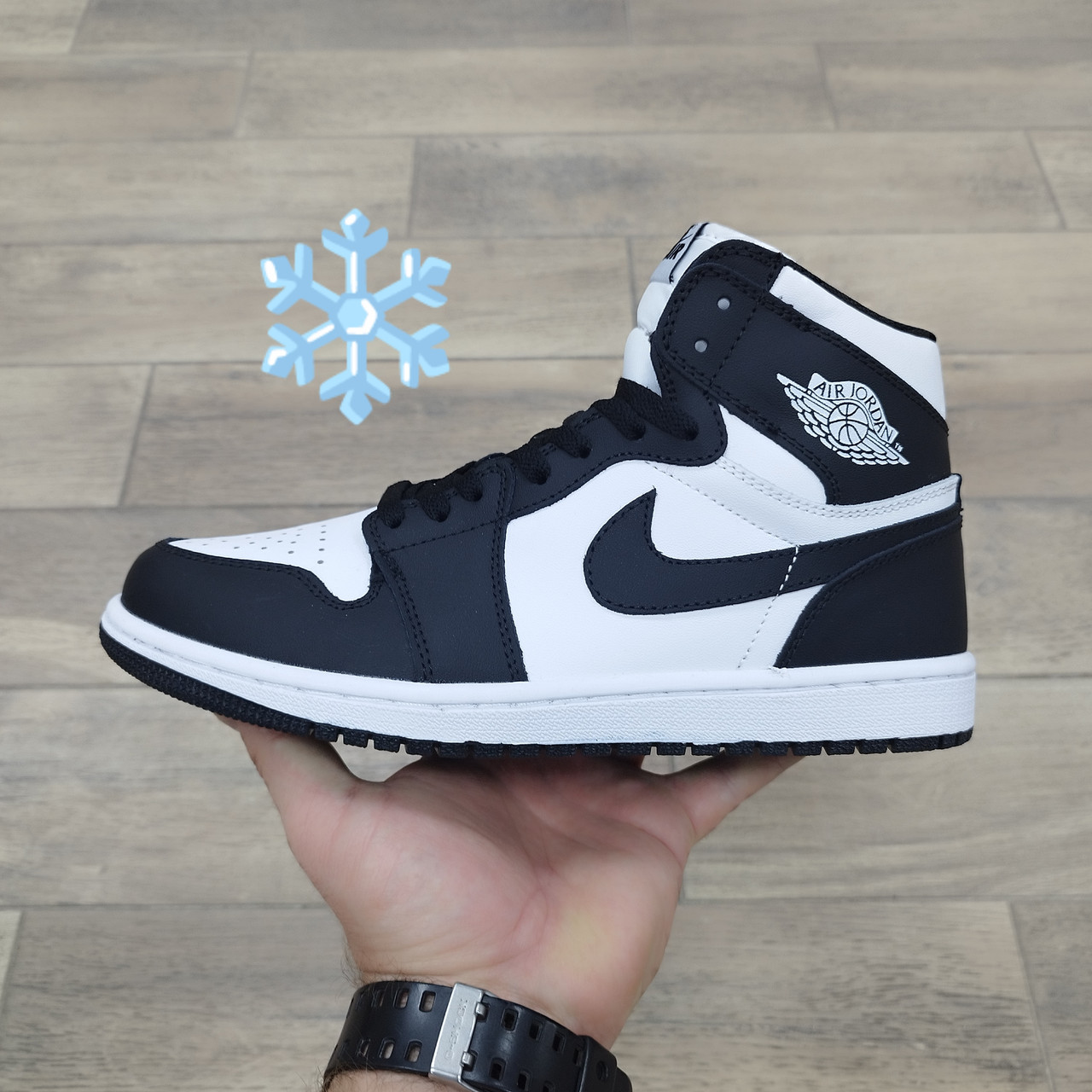 Кроссовки Air Jordan 1 Mid Black White с мехом - фото 6 - id-p193923659