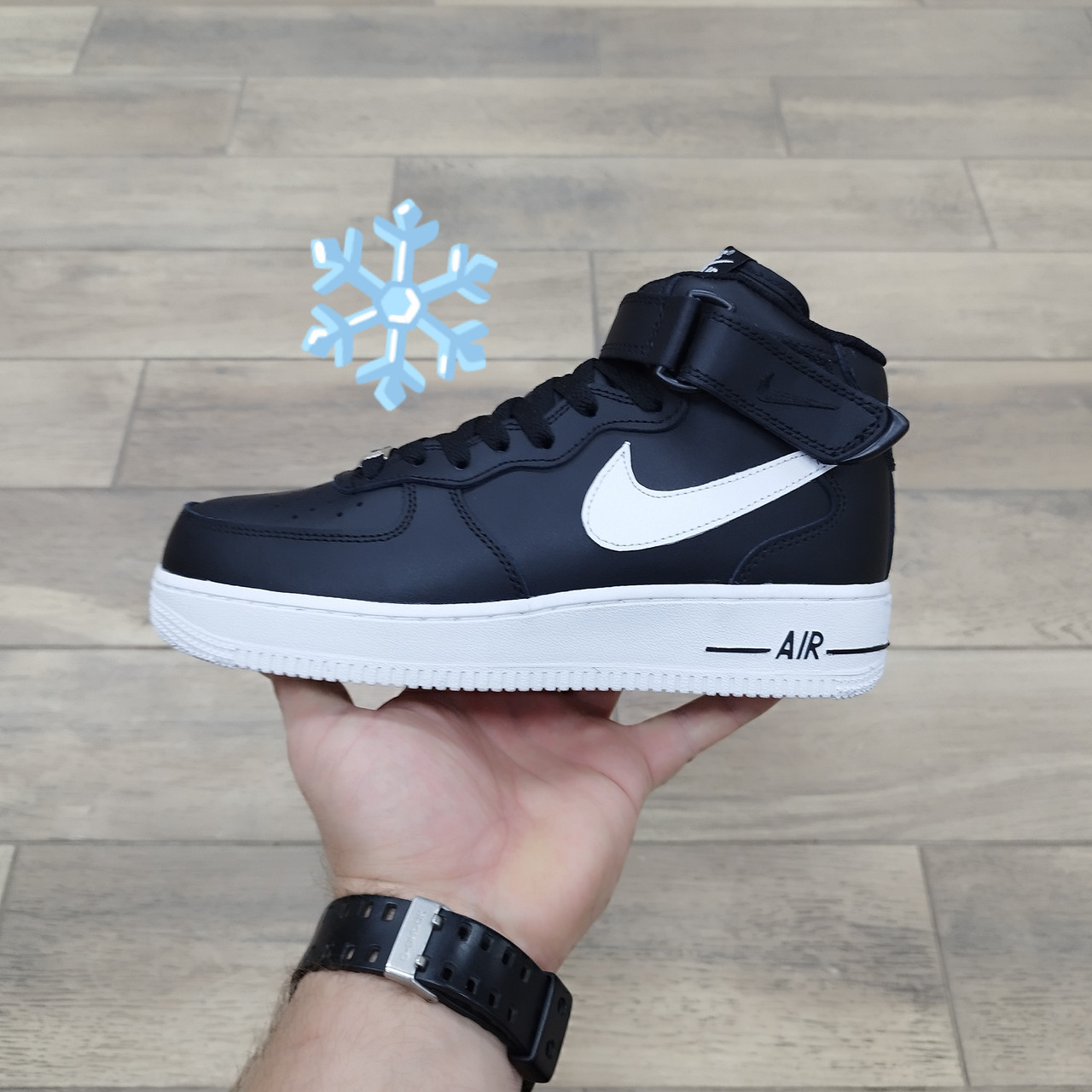 Кроссовки Nike Air Force 1 Mid Black White с мехом - фото 1 - id-p194636700