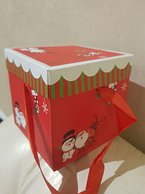 Новогодние пакеты НГ бумажная коробка "Дед Мороз"    10 х 10 х 10 см. с крышкой,