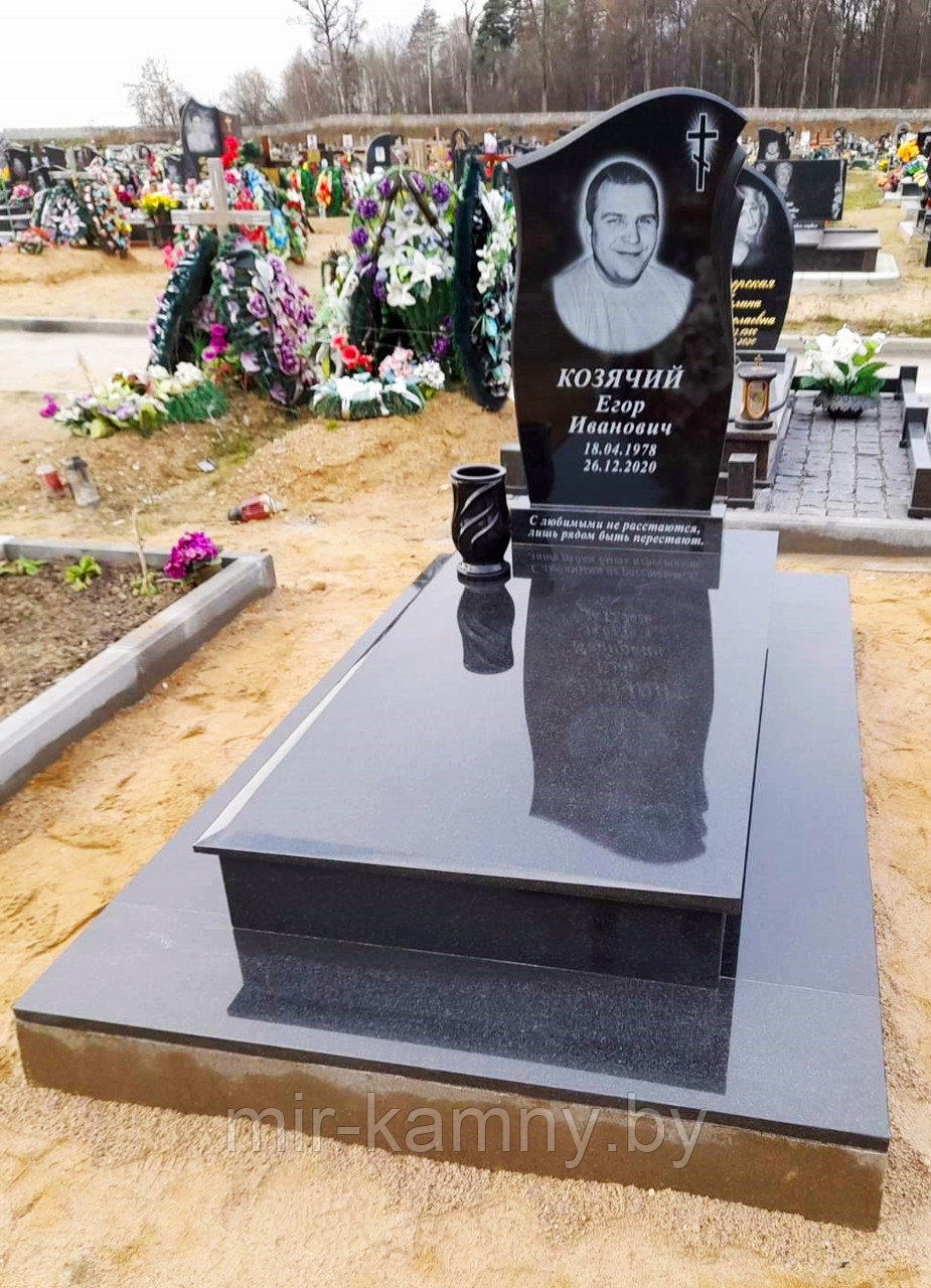 ПАМЯТНИК ДЛЯ МУЖЧИНЫ ИЗ ЧЁРНОГО ГРАНИТА ГАББРО-ДИАБАЗ