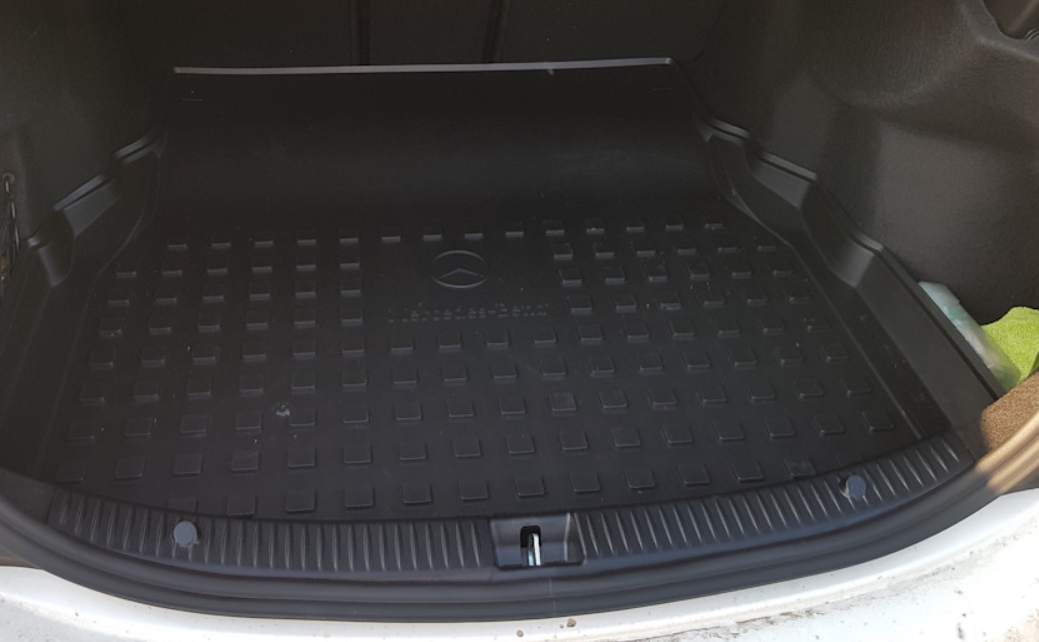 Коврик багажника оригинальный (с проемом для длинномерных грузов) для Mercedes C-Class W205 седан (2014-2018) - фото 3 - id-p80583151