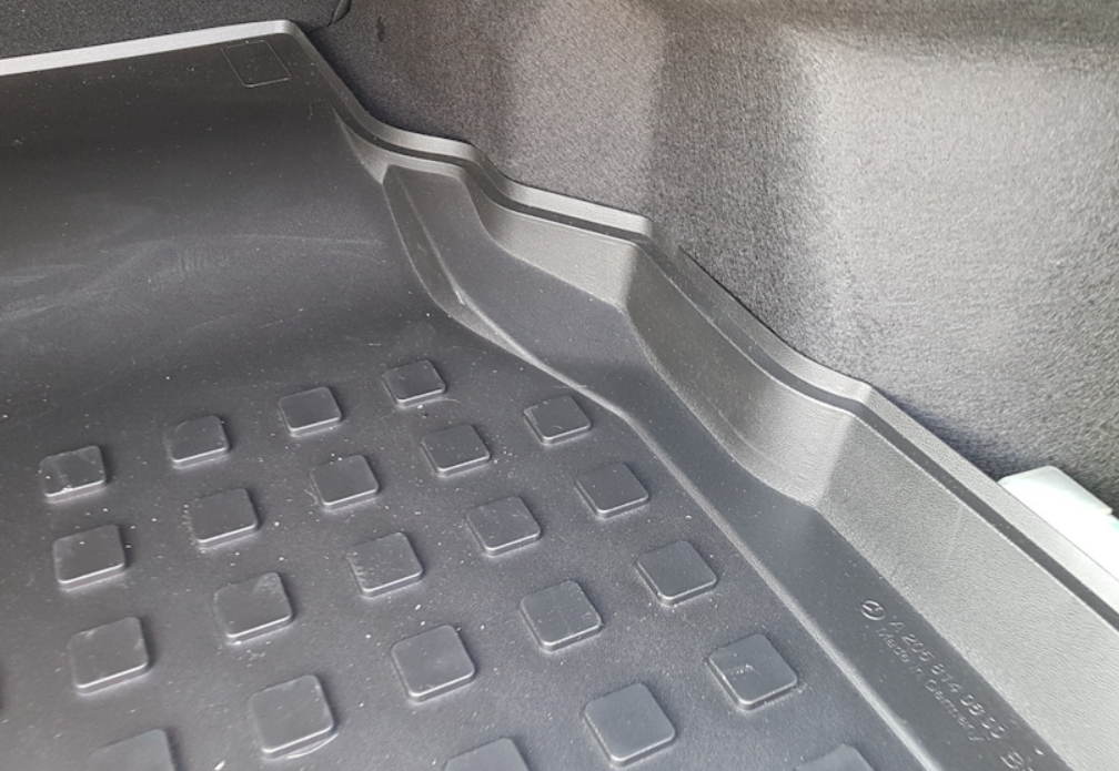 Коврик багажника оригинальный (с проемом для длинномерных грузов) для Mercedes C-Class W205 седан (2014-2018) - фото 4 - id-p80583151