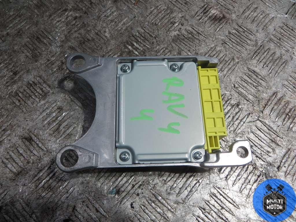 Блок управления air bag TOYOTA RAV 4 IV (2013-2019) 2.5 гибрид 2AR 2016 г. - фото 1 - id-p195032949