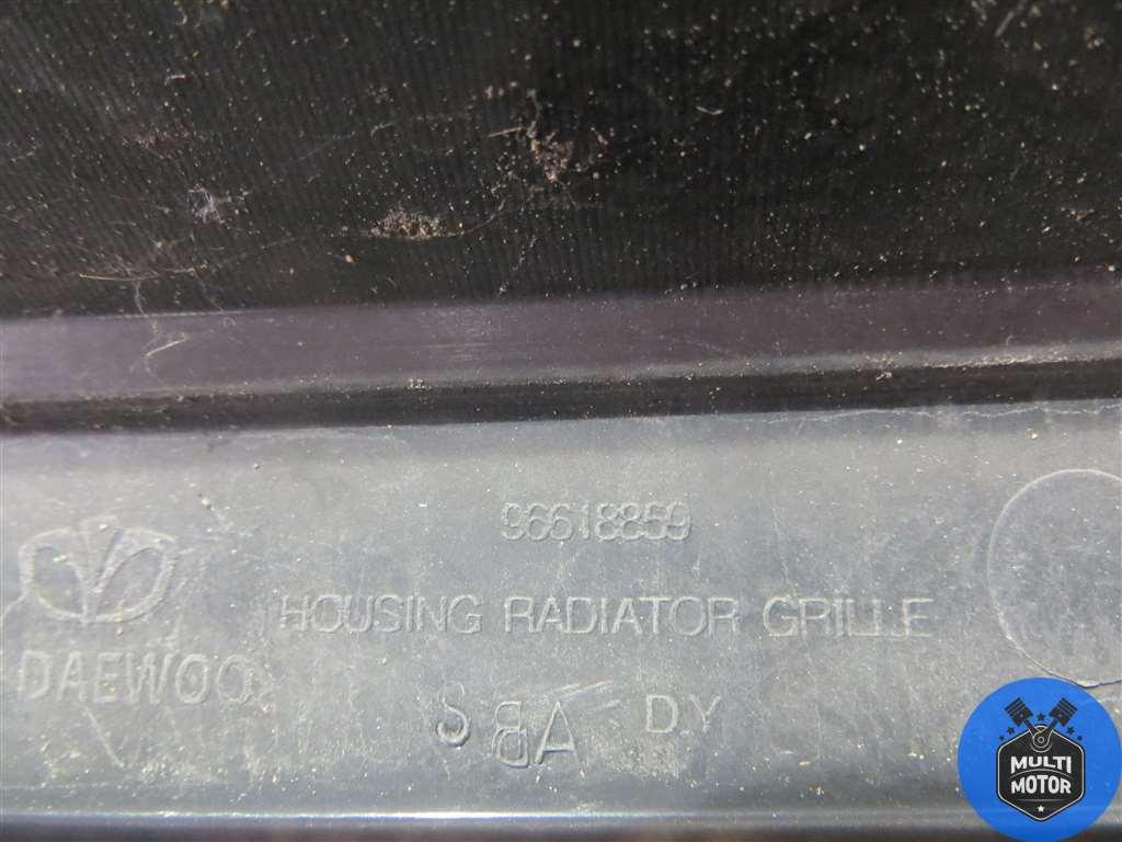 Решетка радиатора CHEVROLET AVEO (T200) (2002-2008) 1.2 i B12S1 - 84 Лс 2006 г. - фото 4 - id-p195033277
