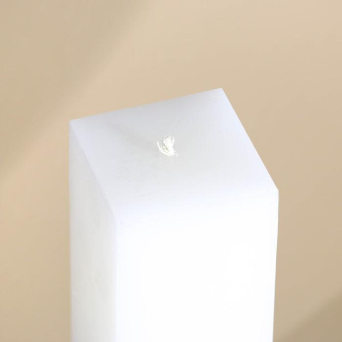 Свеча интерьерная белая с бетоном, низ золото, 5 х 5 х17,5 см - фото 2 - id-p195037291