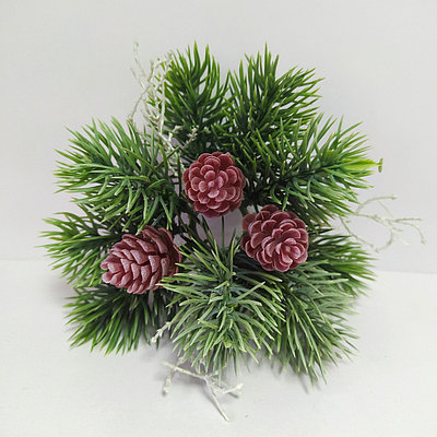 Веночек хвойный с шишками 18 см