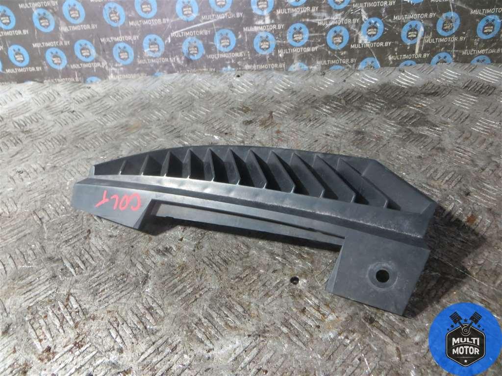 Решетка радиатора MITSUBISHI Colt (2002 - 2012 г.в.) 1.1 i 2006 г. - фото 2 - id-p195610529