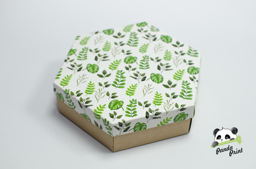 Коробка 200х200х60 шестигранная Зеленые листья (крафт дно)