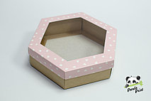 Коробка с прозрачным окном 200х200х60 шестигранная Сердечки белые на розовом (крафт дно)