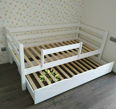 Выкатные кровати из массива