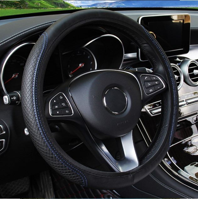 Оплетка - чехол классический на руль автомобиля, экокожа с перфорацией, М 37-39 см Черный с синей строчкой - фото 4 - id-p196336607