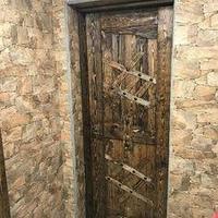 Дверь состаренная из массива сосны "Рустикальная №43"